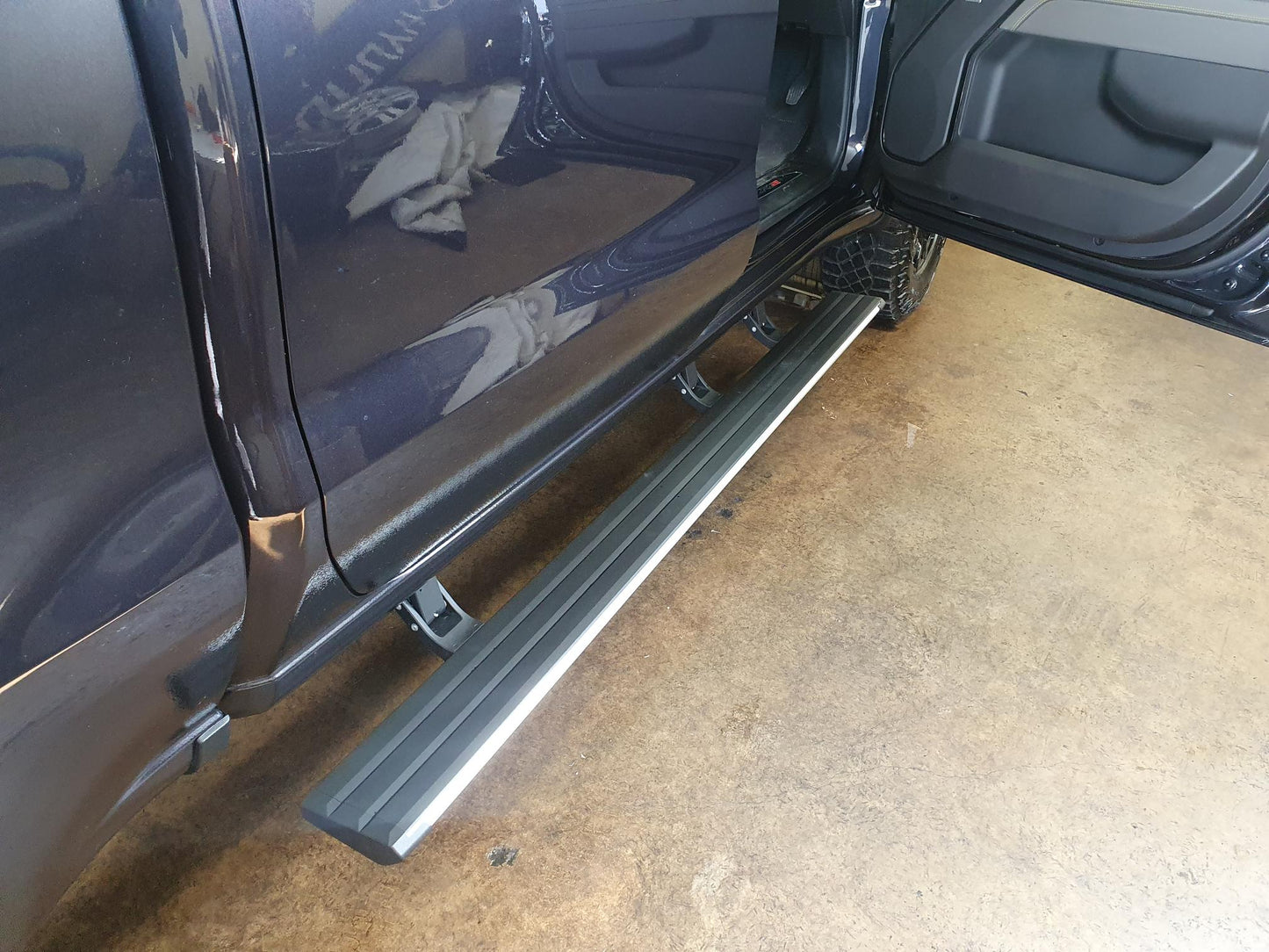 Electric Side Steps for Next Gen Ford Ranger / Ford Everest / VW Amarok