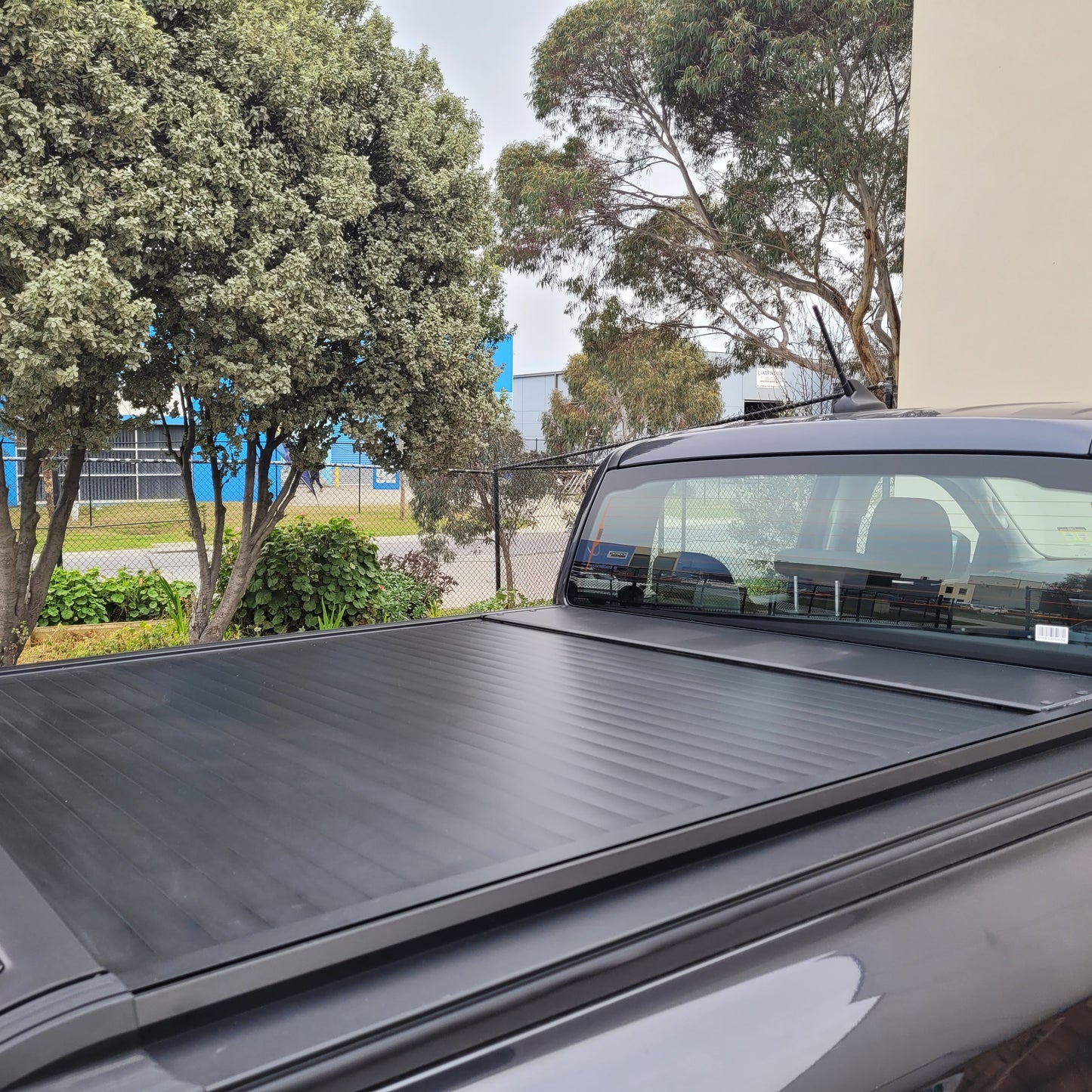 Premium HD4 Electric Roll Top for LDV Utes incl Tailgate lock