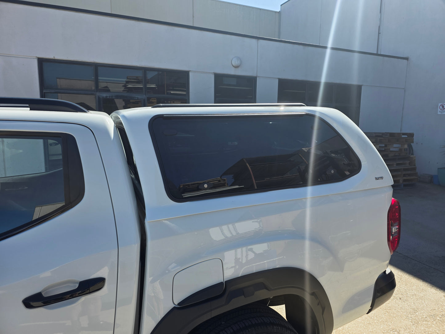 Isuzu Dmax Canopy V3 -s premium StandardTub Cab